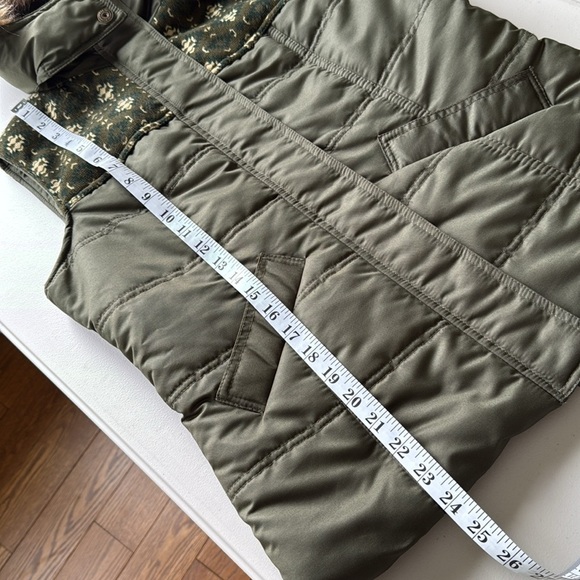Beaver Canoe Olive Green Quilted Vest with Faux Fur Hood Fairisle Trim - Picture 13 of 16